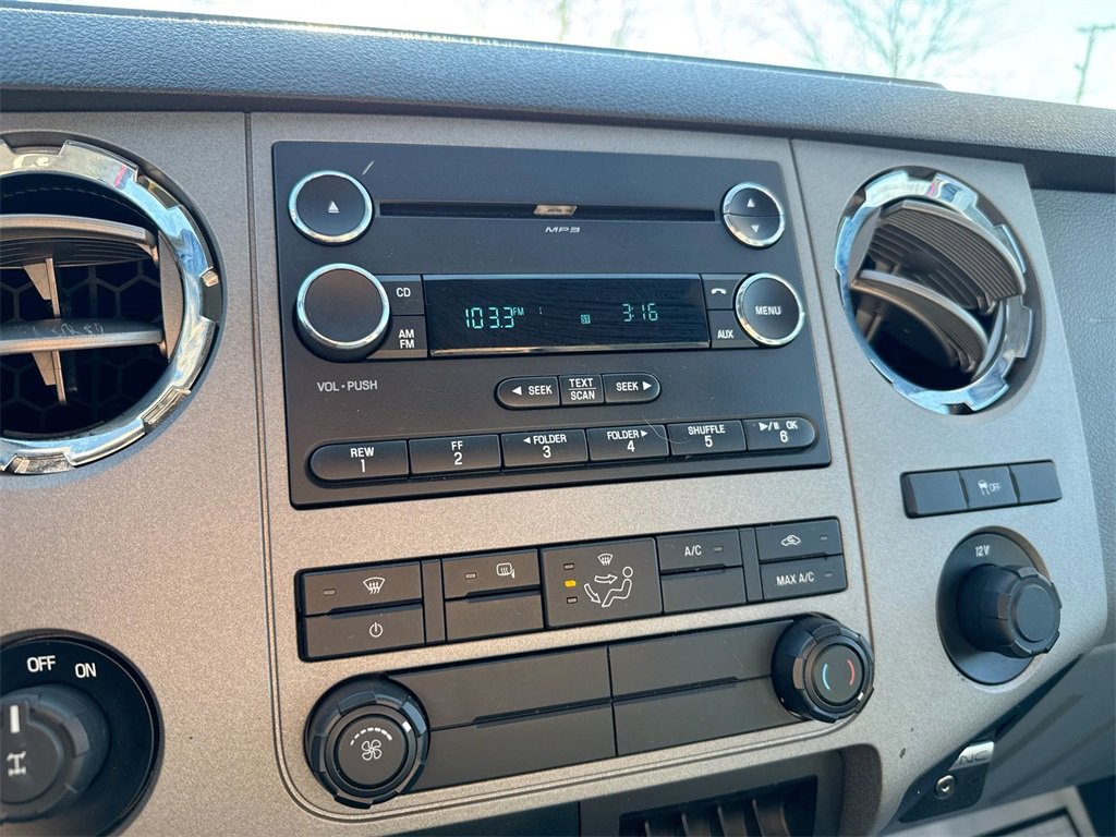 Used 2016 Ford F250 XLT w/ XLT Premium Package image 13