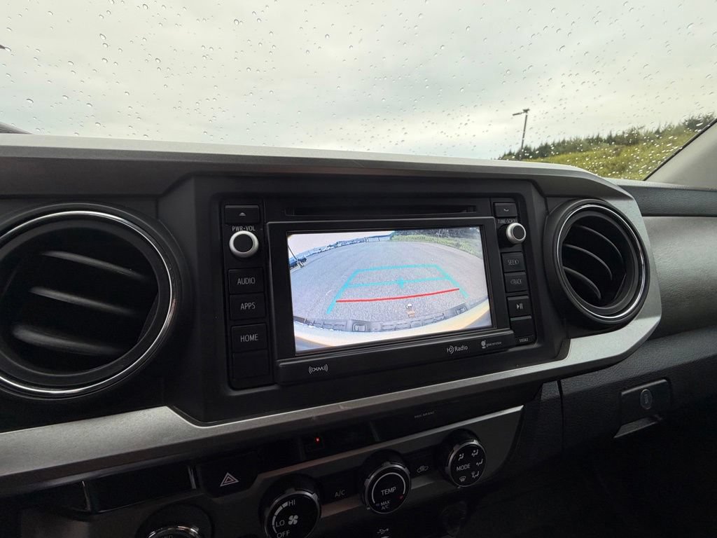 Used 2018 Toyota Tacoma SR5 AWD/4WD image 21