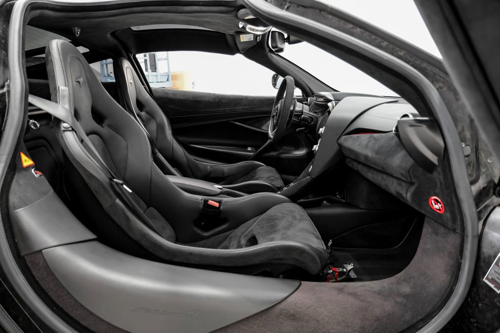 Used 2020 McLaren 720S Performance RWD image 31