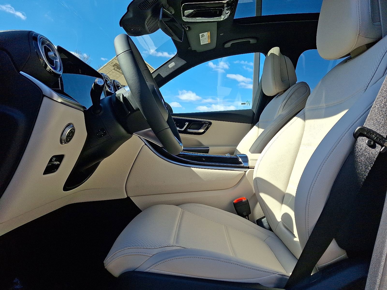 New 2026 Mercedes-Benz GLC 300 4MATIC image 9