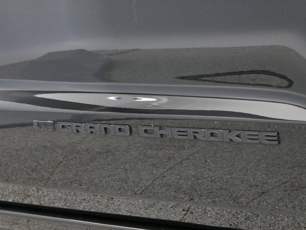 Certified 2022 Jeep Grand Cherokee Laredo X image 52