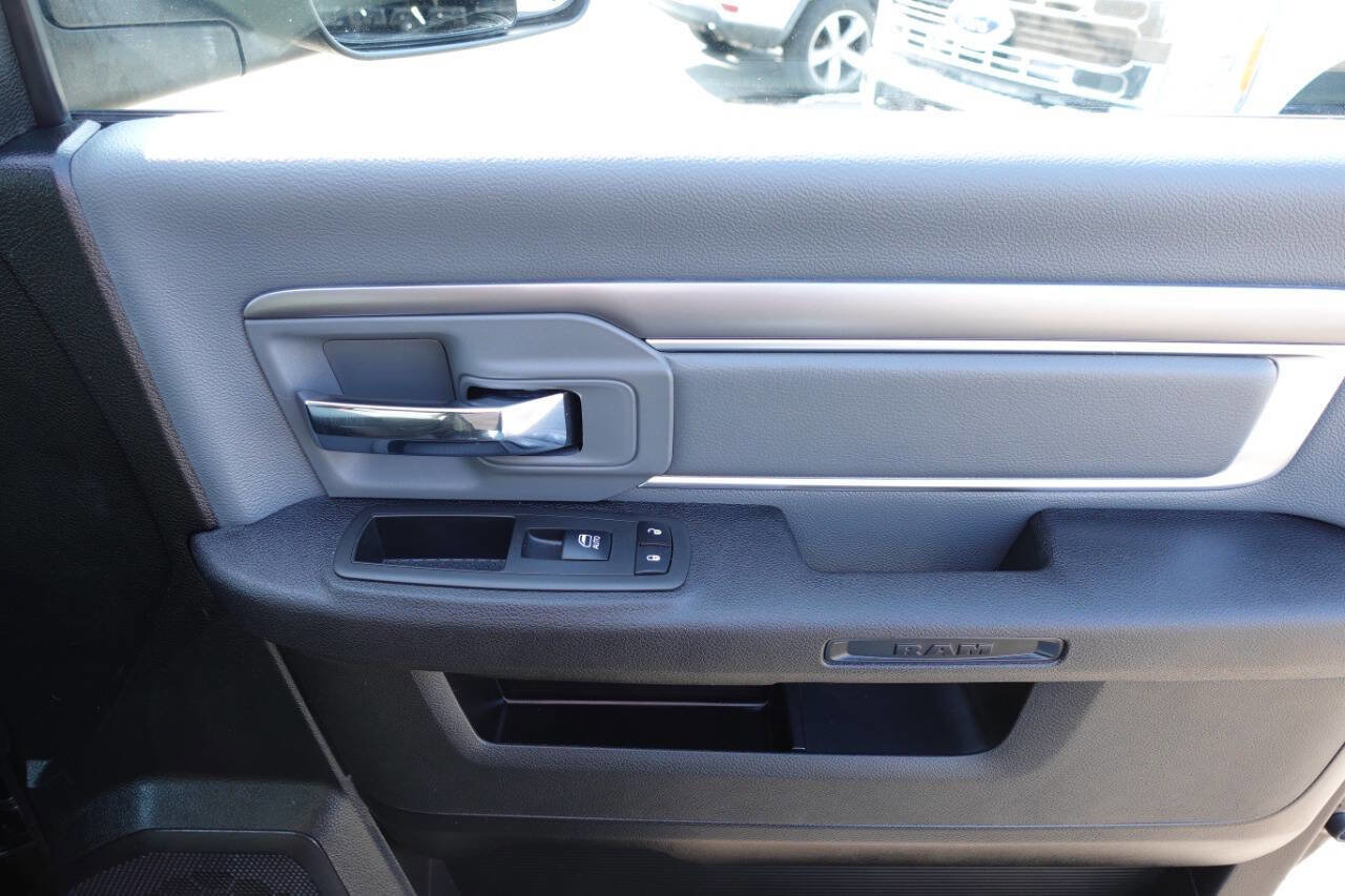 Used 2022 RAM 1500 Classic SLT w/ Electronics Convenience Group image 37
