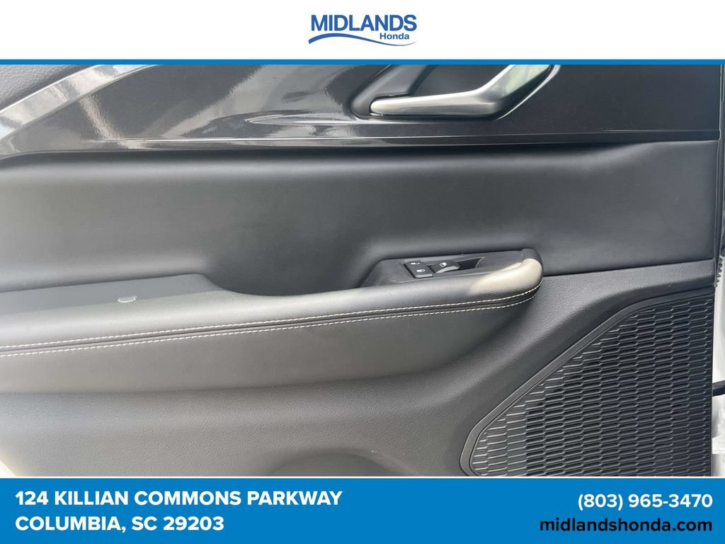 Used 2023 Jeep Grand Cherokee Altitude RWD image 13