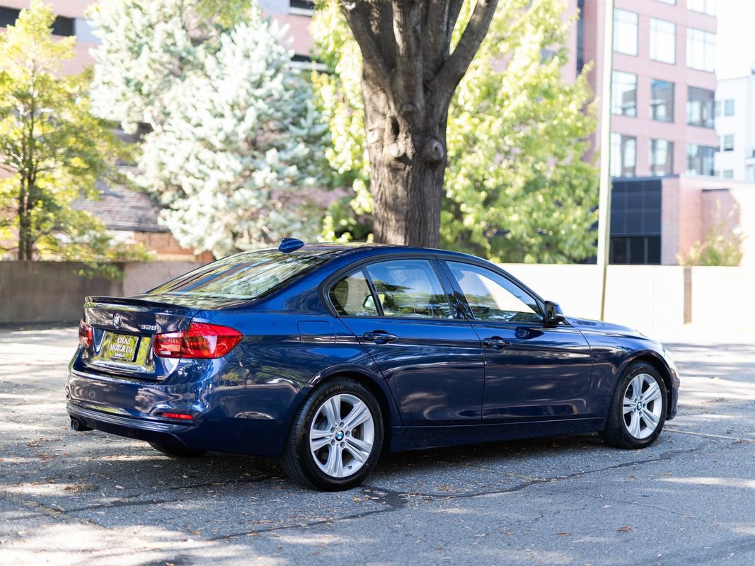Used 2016 BMW 328i xDrive Sedan AWD/4WD image 7