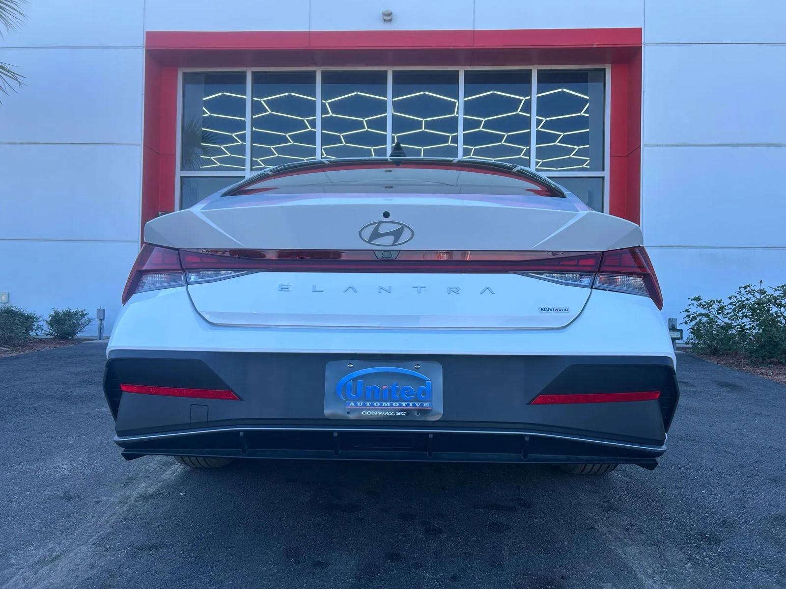 Used 2026 Hyundai Elantra Blue HEV 4D Sedan at image 5