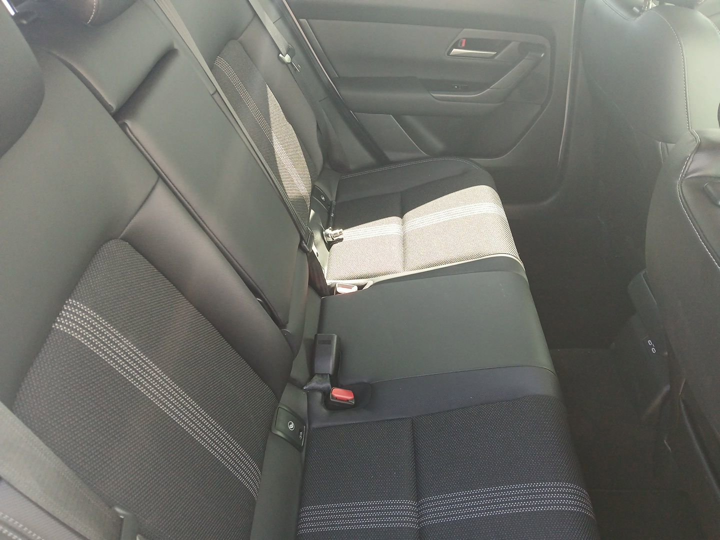 Certified 2025 MAZDA CX-50 AWD 2.5 S w/ Premium Package image 21