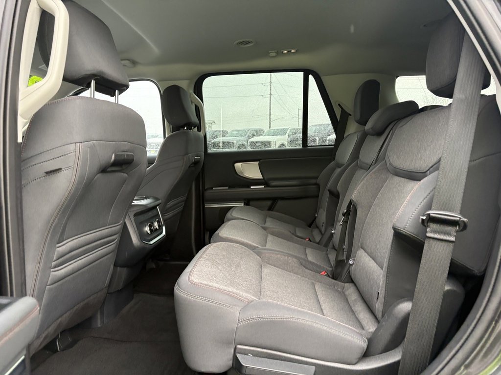 Certified 2025 Ford Expedition Active image 37