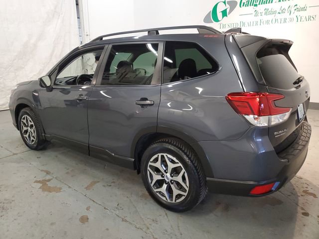 Used 2020 Subaru Forester Premium image 4