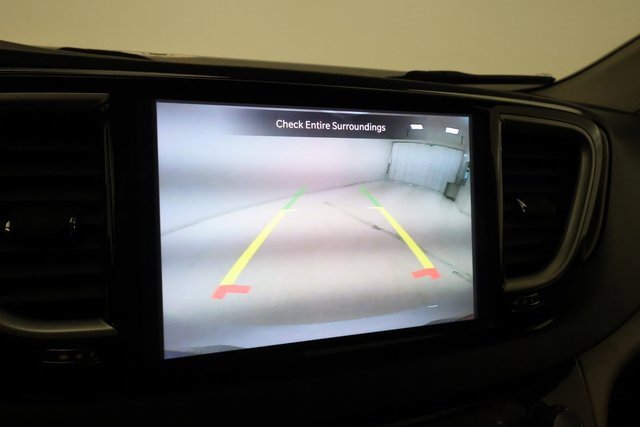 Used 2022 Chrysler Voyager LX image 17