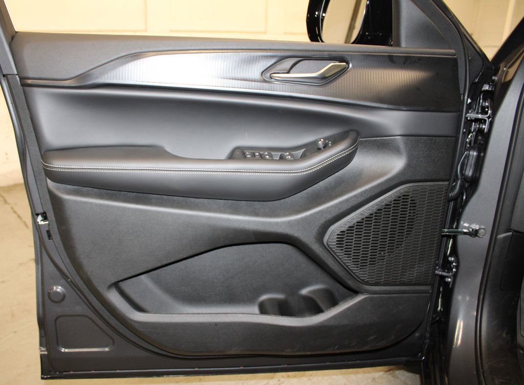 New 2025 Jeep Grand Cherokee Laredo image 27