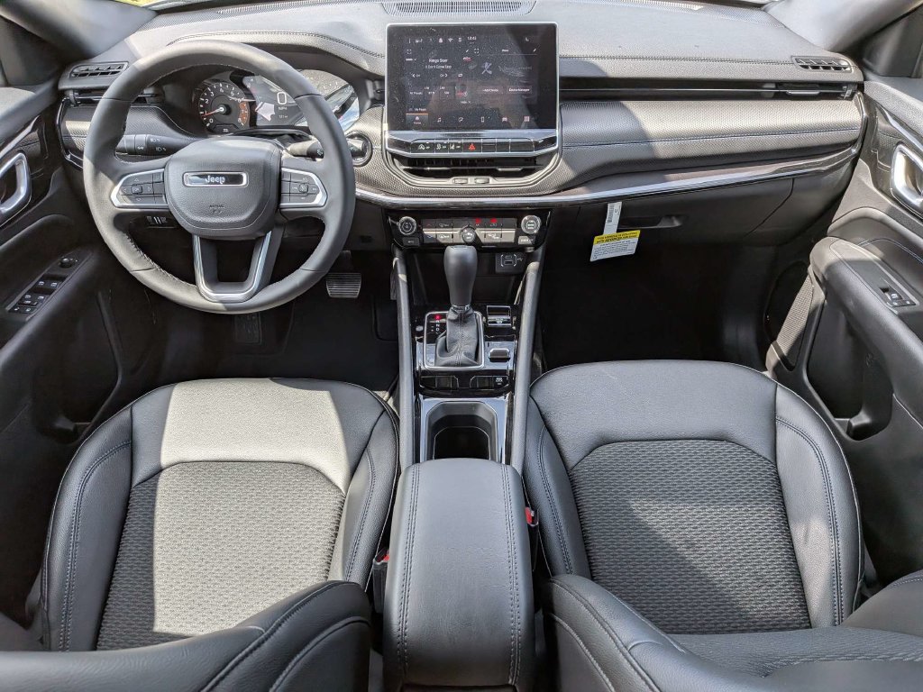 New 2026 Jeep Compass Latitude AWD/4WD image 15