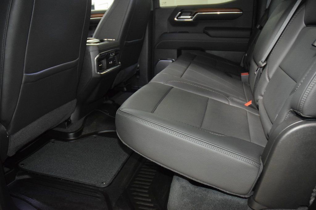 Used 2024 GMC Sierra 1500 Denali w/ Technology Package AWD/4WD image 41