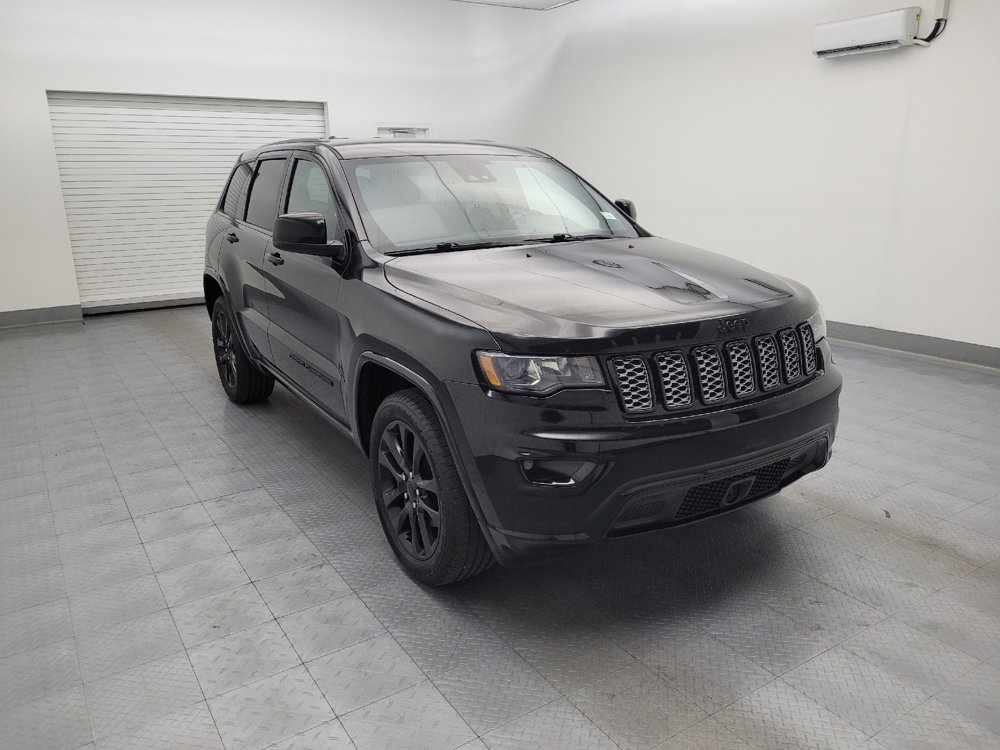 Used 2020 Jeep Grand Cherokee Altitude AWD/4WD image 13
