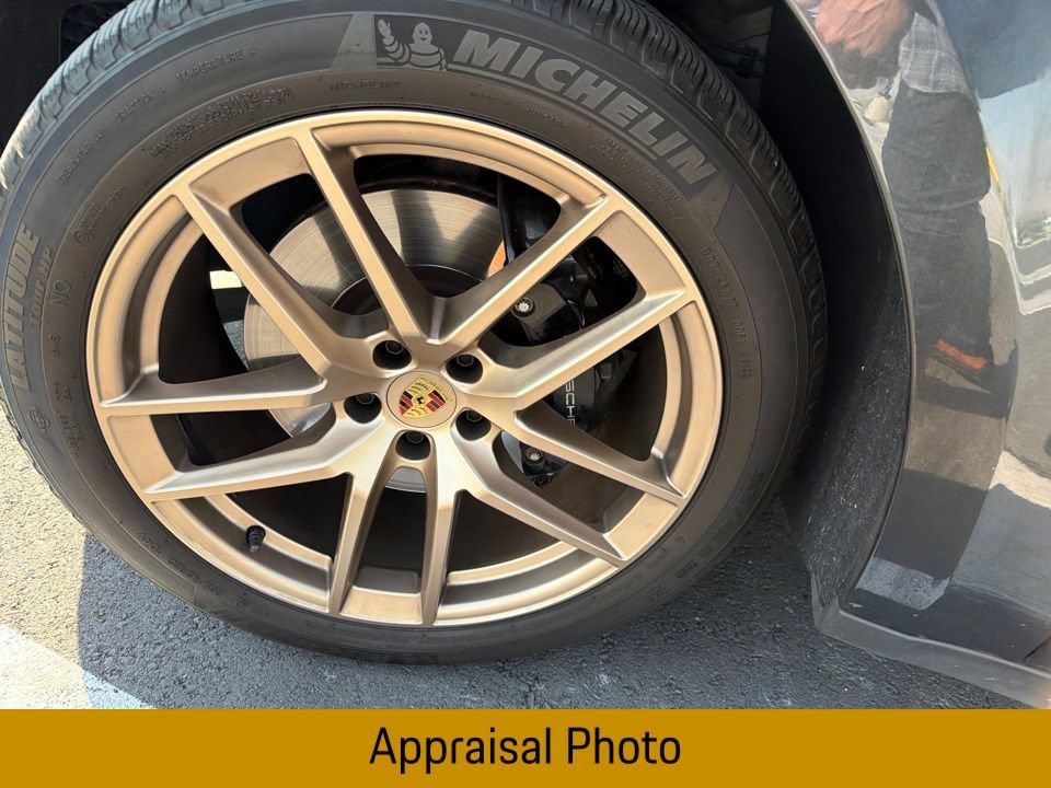 Certified 2023 Porsche Macan S AWD/4WD image 17