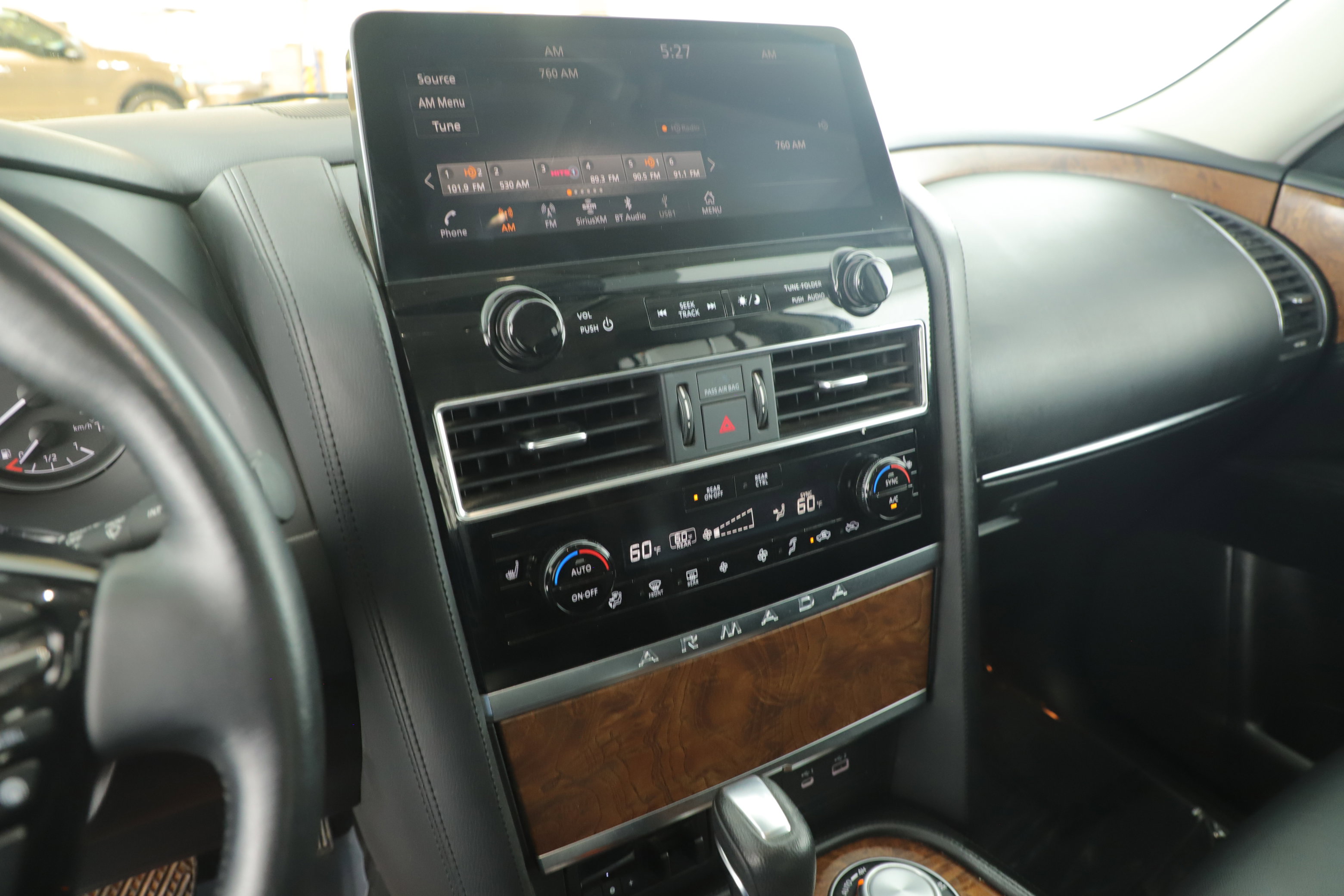 Used 2024 Nissan Armada SL w/ Captain's Chairs Package image 13