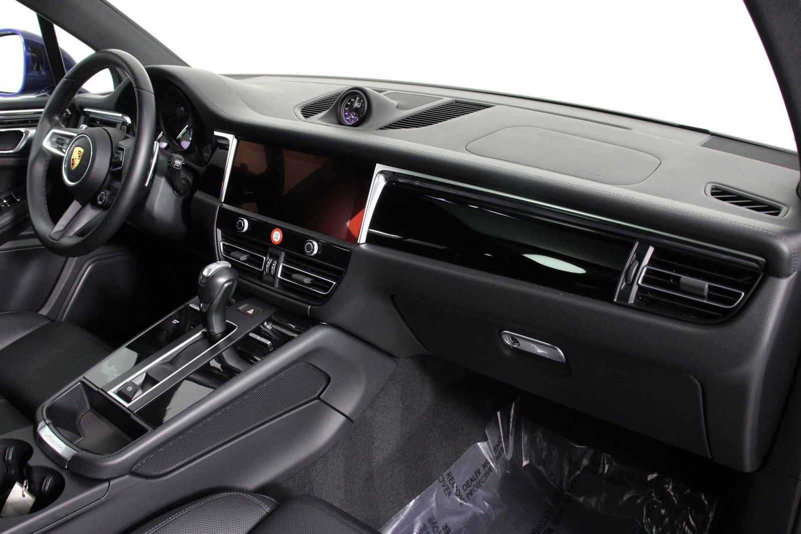 Certified 2023 Porsche Macan image 24