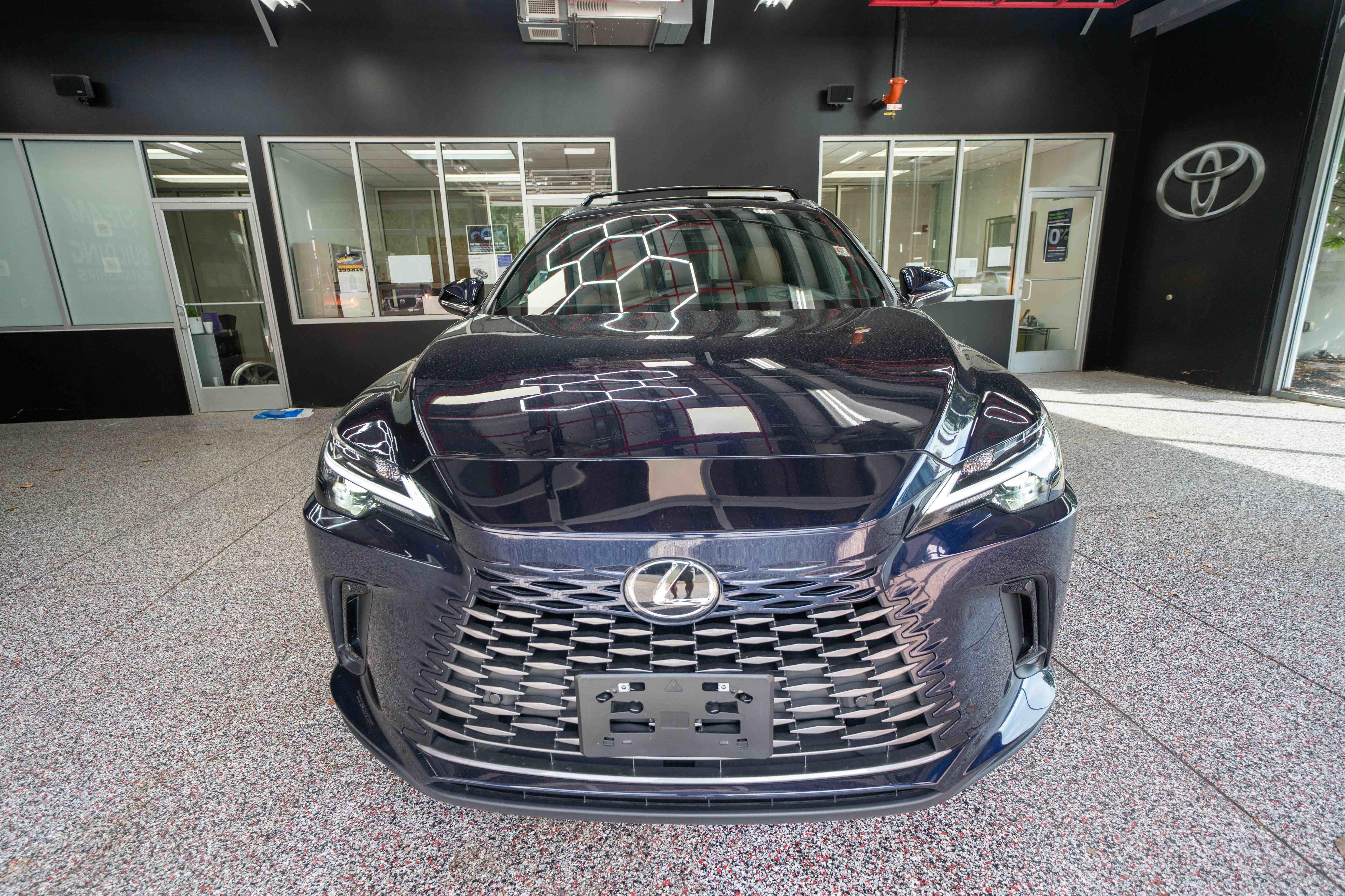 Used 2026 Lexus RX 350 Premium w/ Accessory Package (2T) AWD/4WD image 4