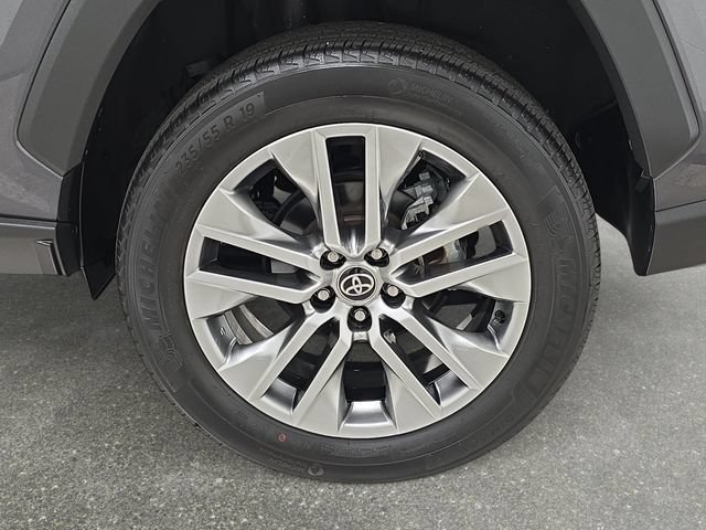Used 2023 Toyota RAV4 XLE Premium FWD image 30