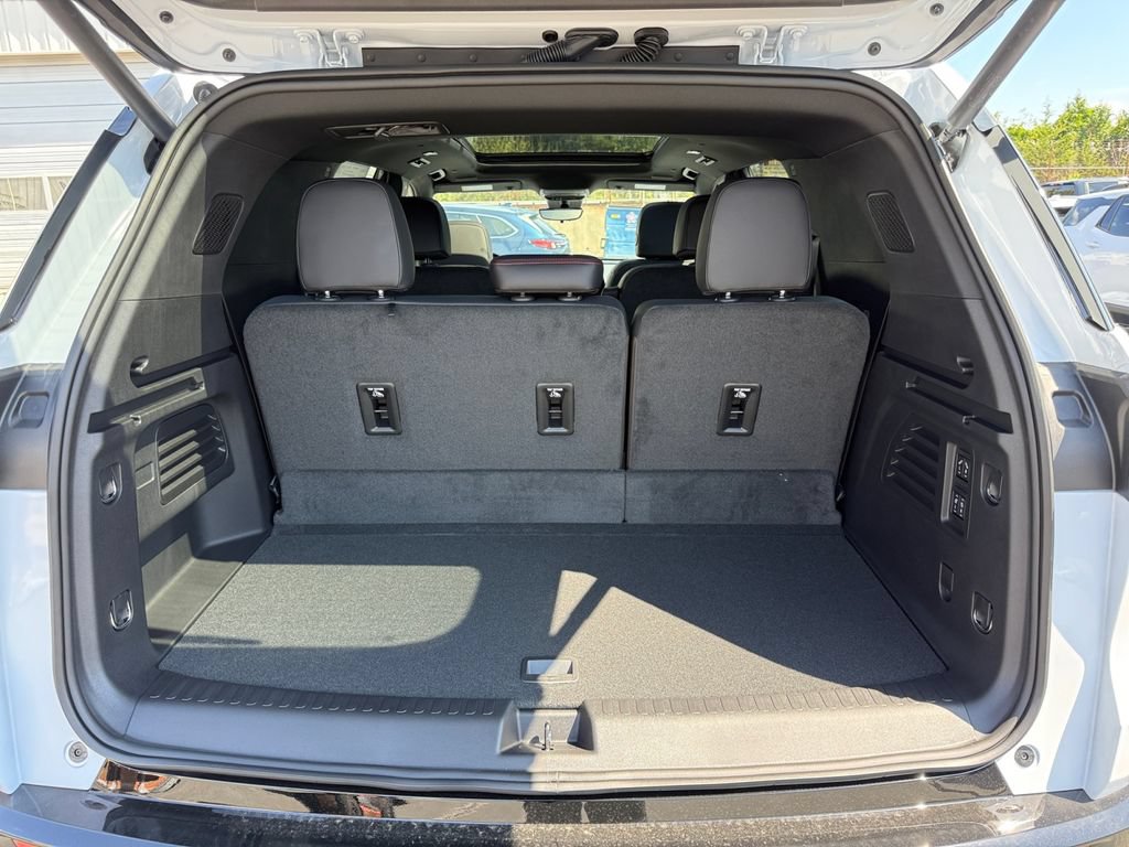 New 2027 Chevrolet Traverse RS FWD image 28