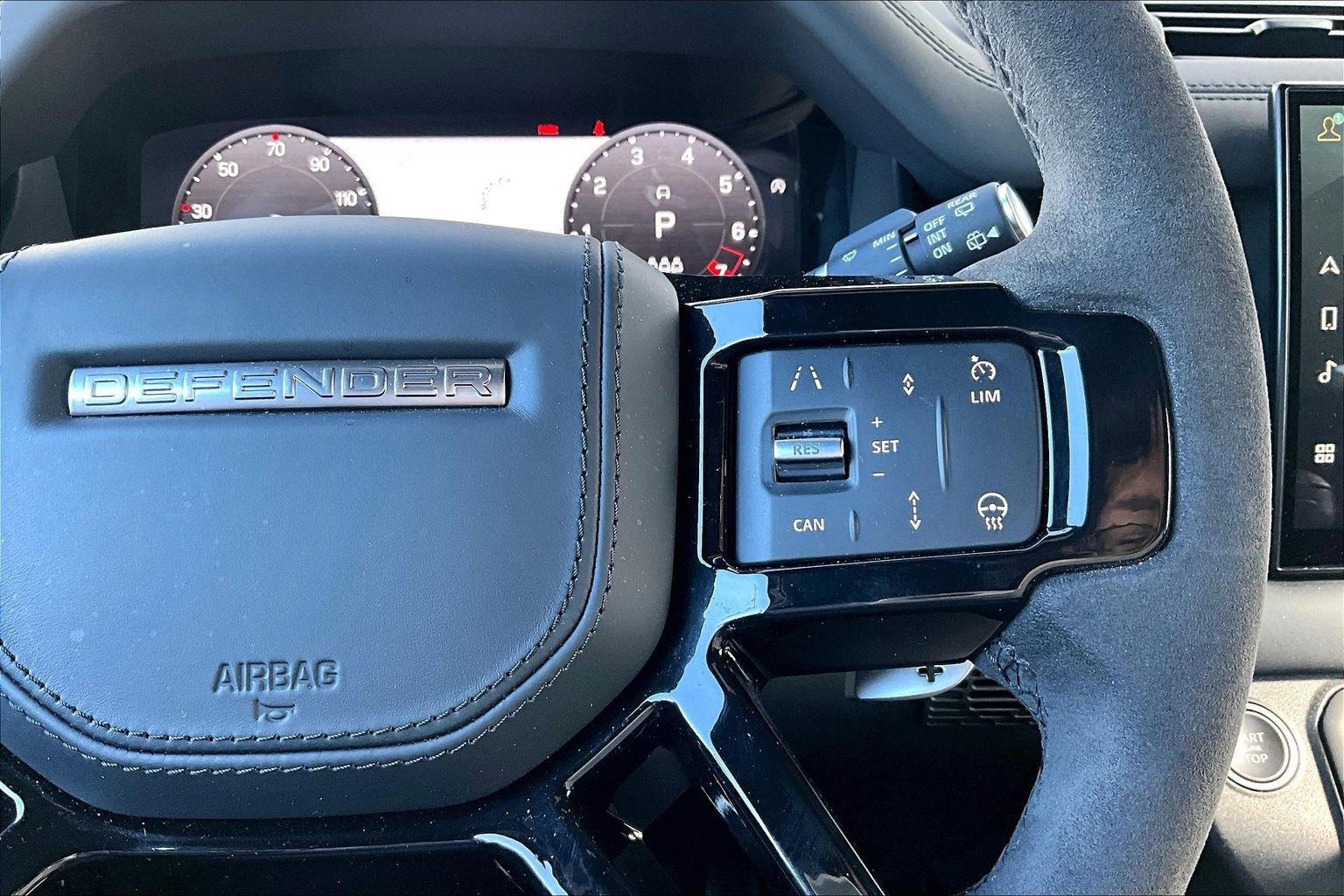 Used 2023 Land Rover Defender 110 V8 image 19