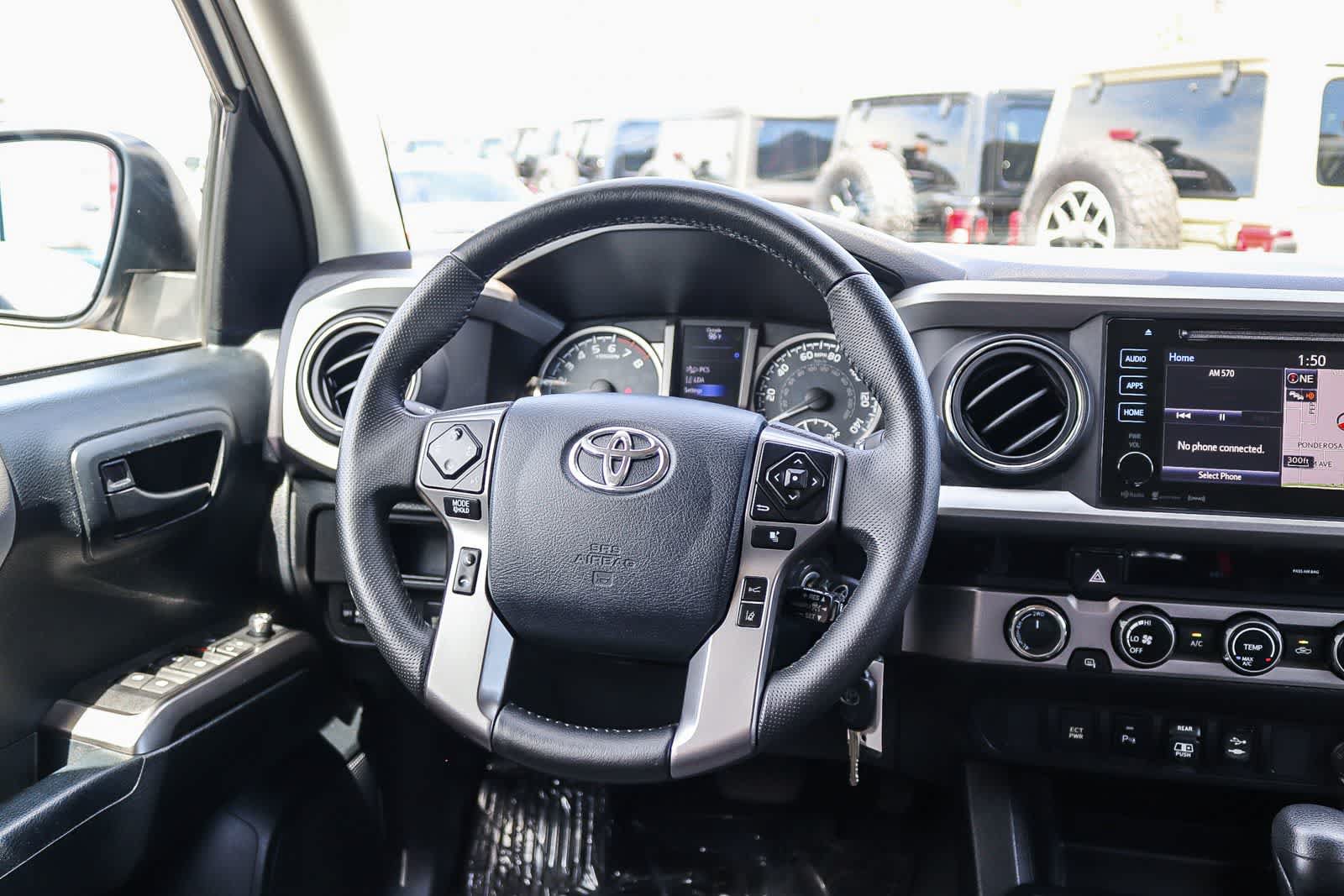 Used 2018 Toyota Tacoma SR5 AWD/4WD image 15