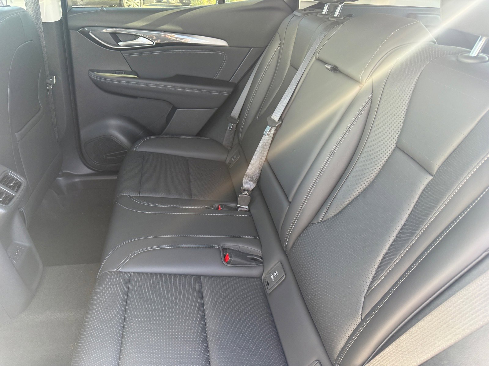 Used 2025 Buick Envision Preferred image 25