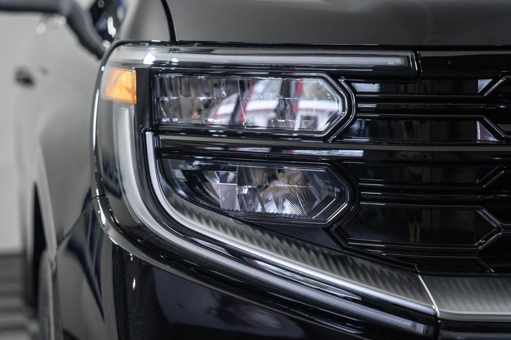 New 2026 Ford Expedition Platinum w/ Driver's Package AWD/4WD image 18