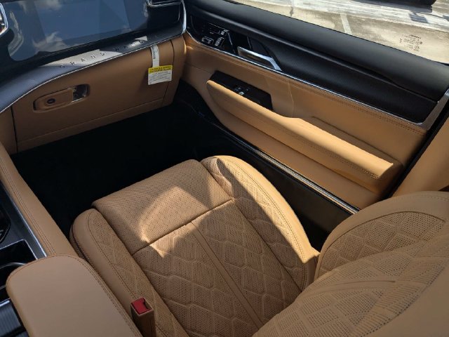 New 2026 Jeep Grand Wagoneer L Summit AWD/4WD image 19