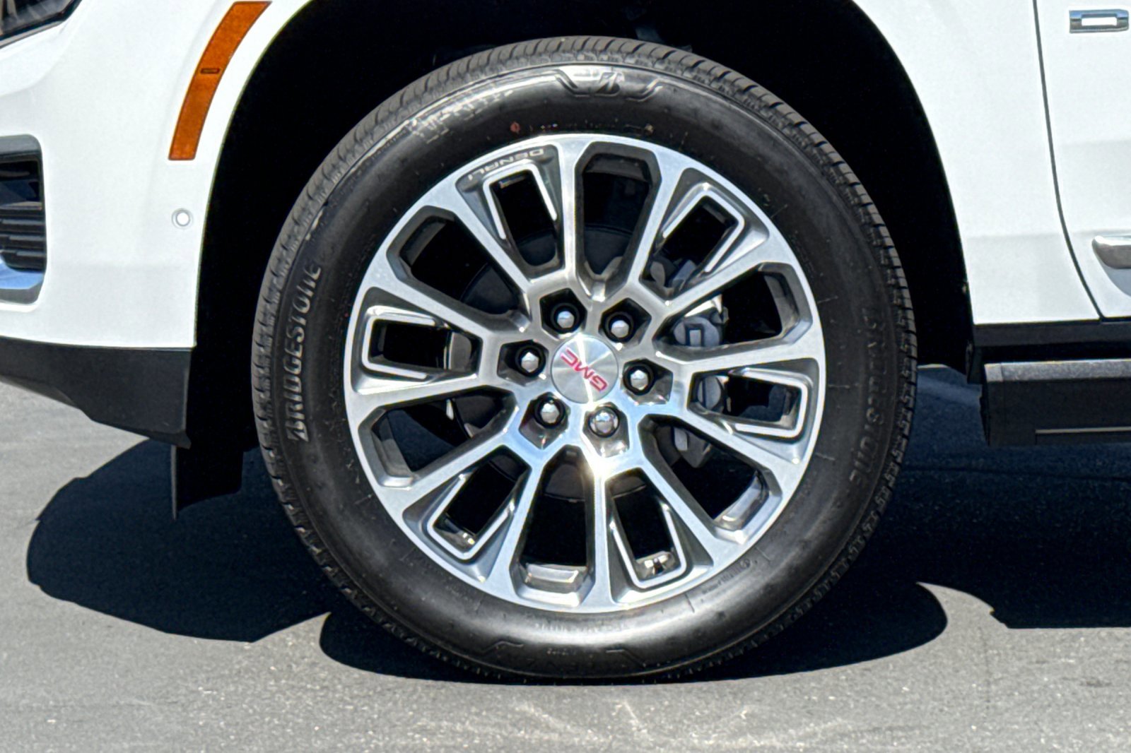 New 2026 GMC Yukon XL Denali w/ Denali Reserve Package AWD/4WD image 29