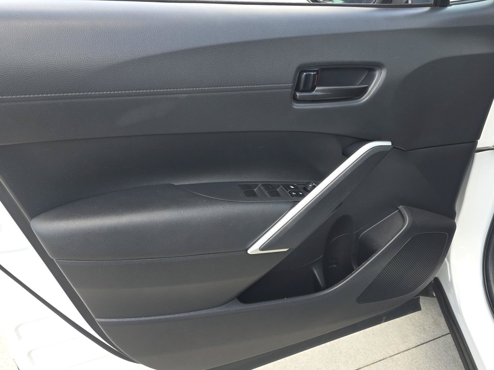 Used 2023 Toyota Corolla Cross AWD Hybrid image 14