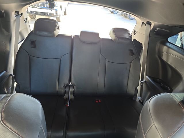 Used 2025 Toyota Sienna Limited image 12