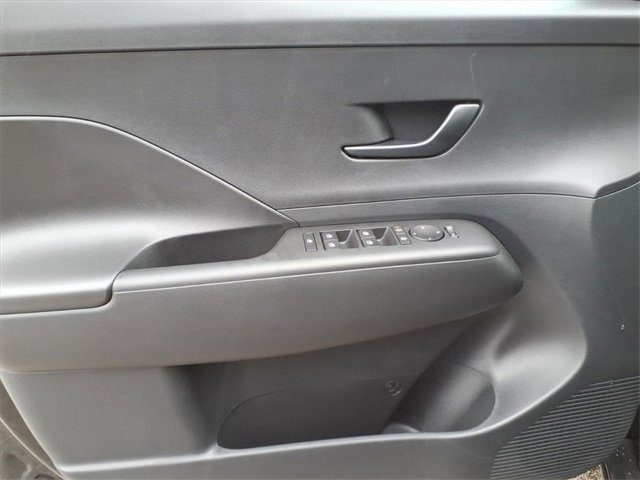 New 2026 Hyundai Kona SE image 7