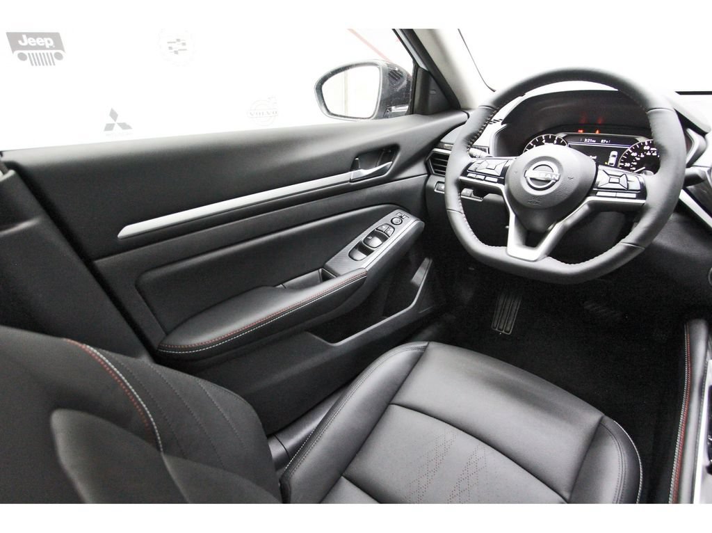 New 2026 Nissan Altima 2.5 SR w/ SR Premium Package FWD image 6