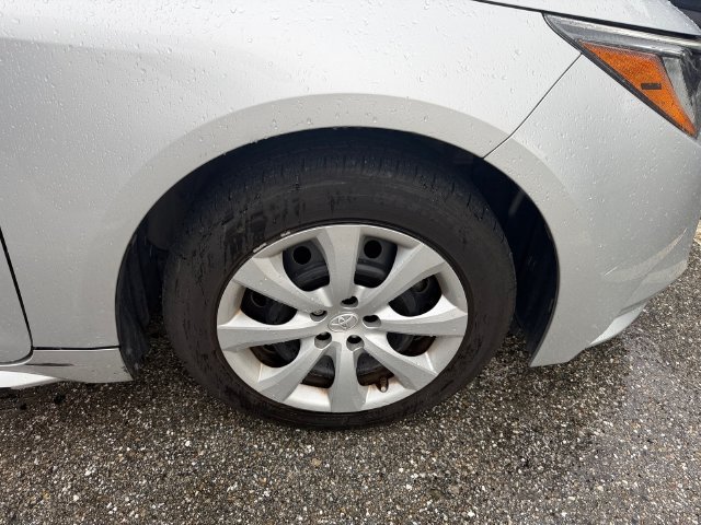 Used 2021 Toyota Corolla LE FWD image 14