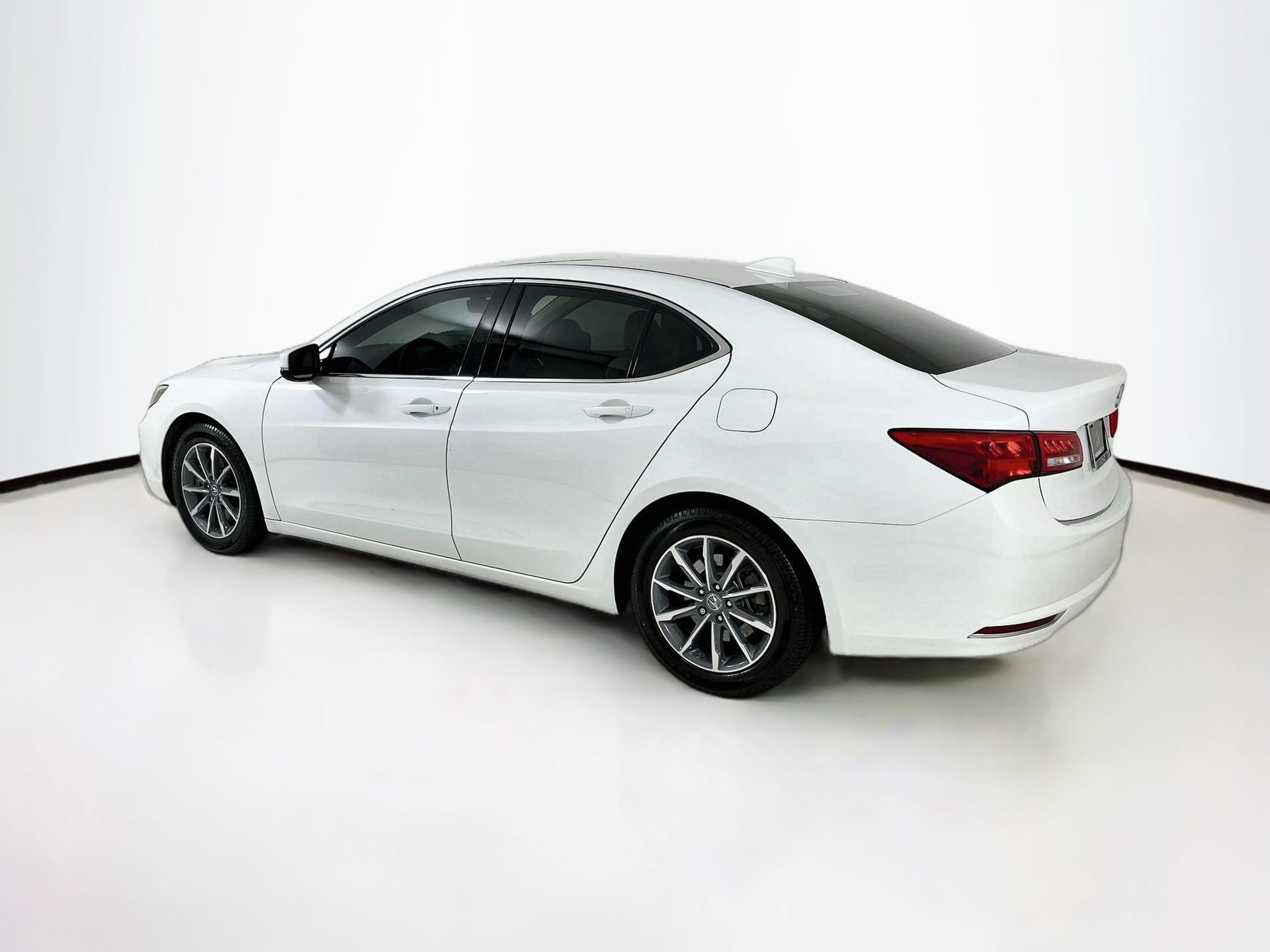 Used 2018 Acura TLX w/ Technology Package FWD image 6