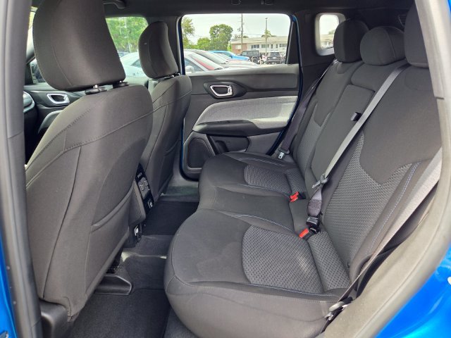 Used 2025 Jeep Compass Sport AWD/4WD image 14