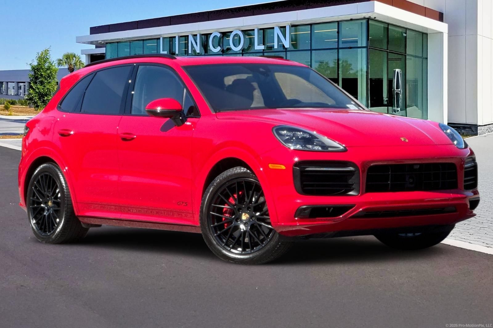 Used 2022 Porsche Cayenne GTS AWD/4WD image 2