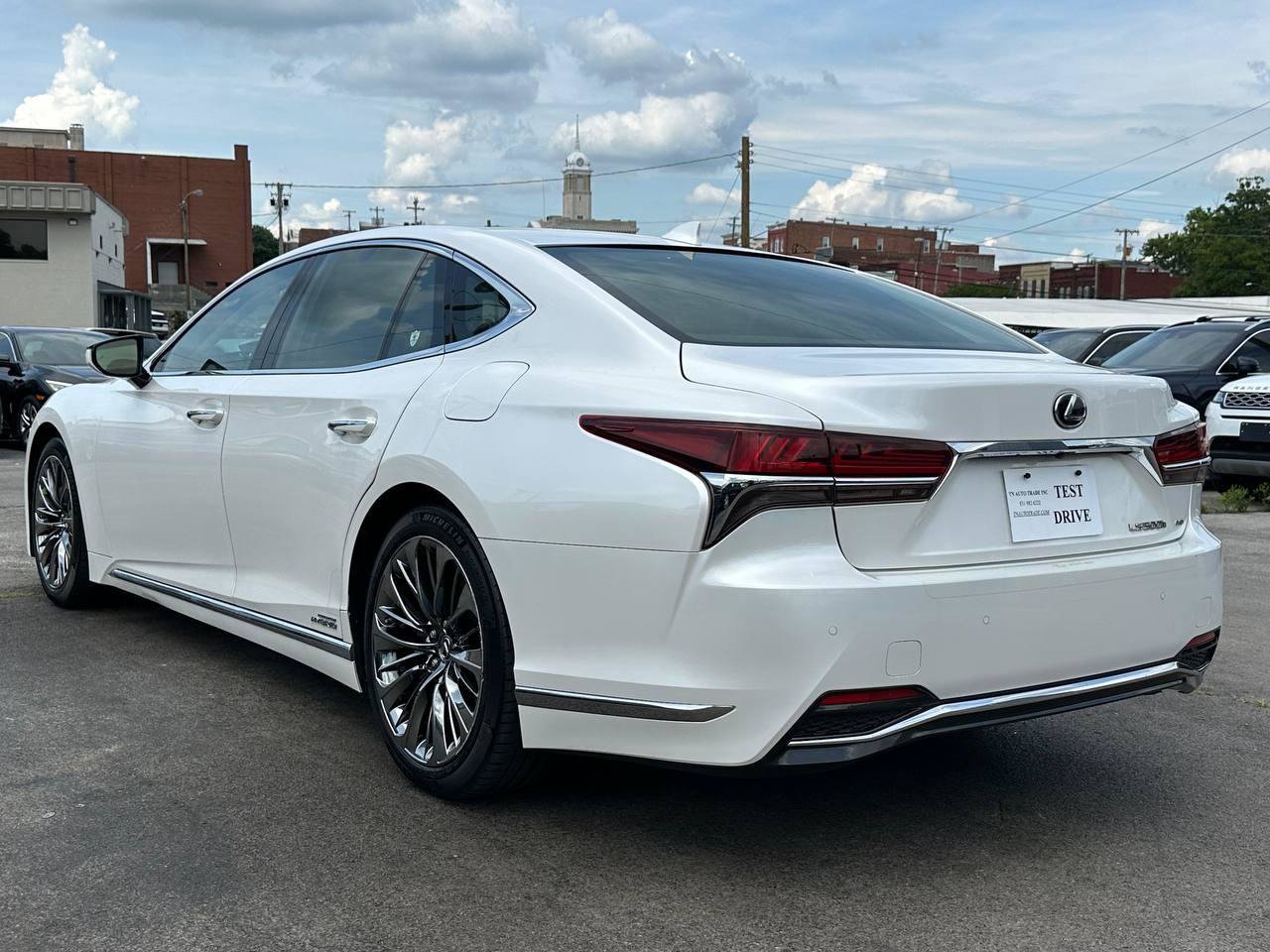 Used 2018 Lexus LS 500h AWD w/ Luxury Package image 8