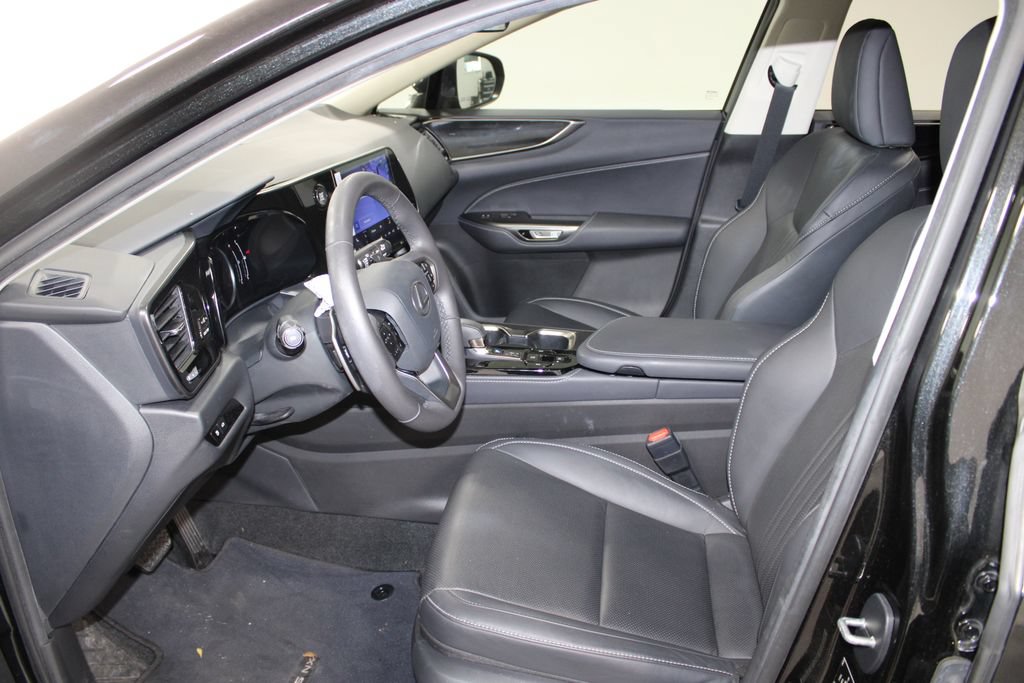 Used 2024 Lexus NX 250 FWD w/ Towing Package (2000 Lbs) image 17
