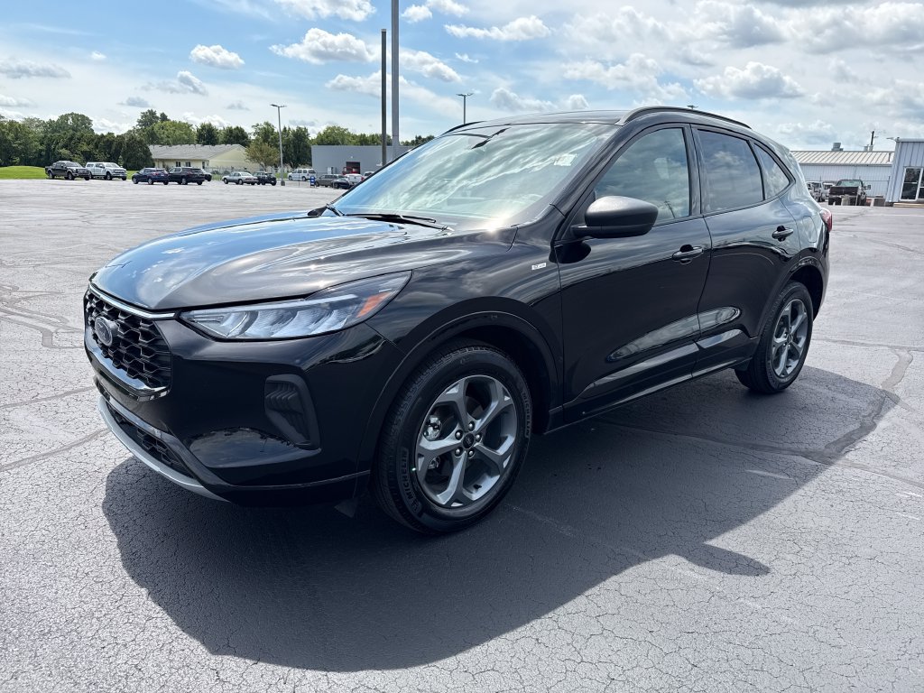 Used 2023 Ford Escape ST-Line w/ Tech Pack #1 AWD/4WD image 4