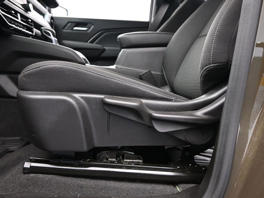 Used 2024 Chevrolet Colorado LT w/ LT Convenience Package image 21