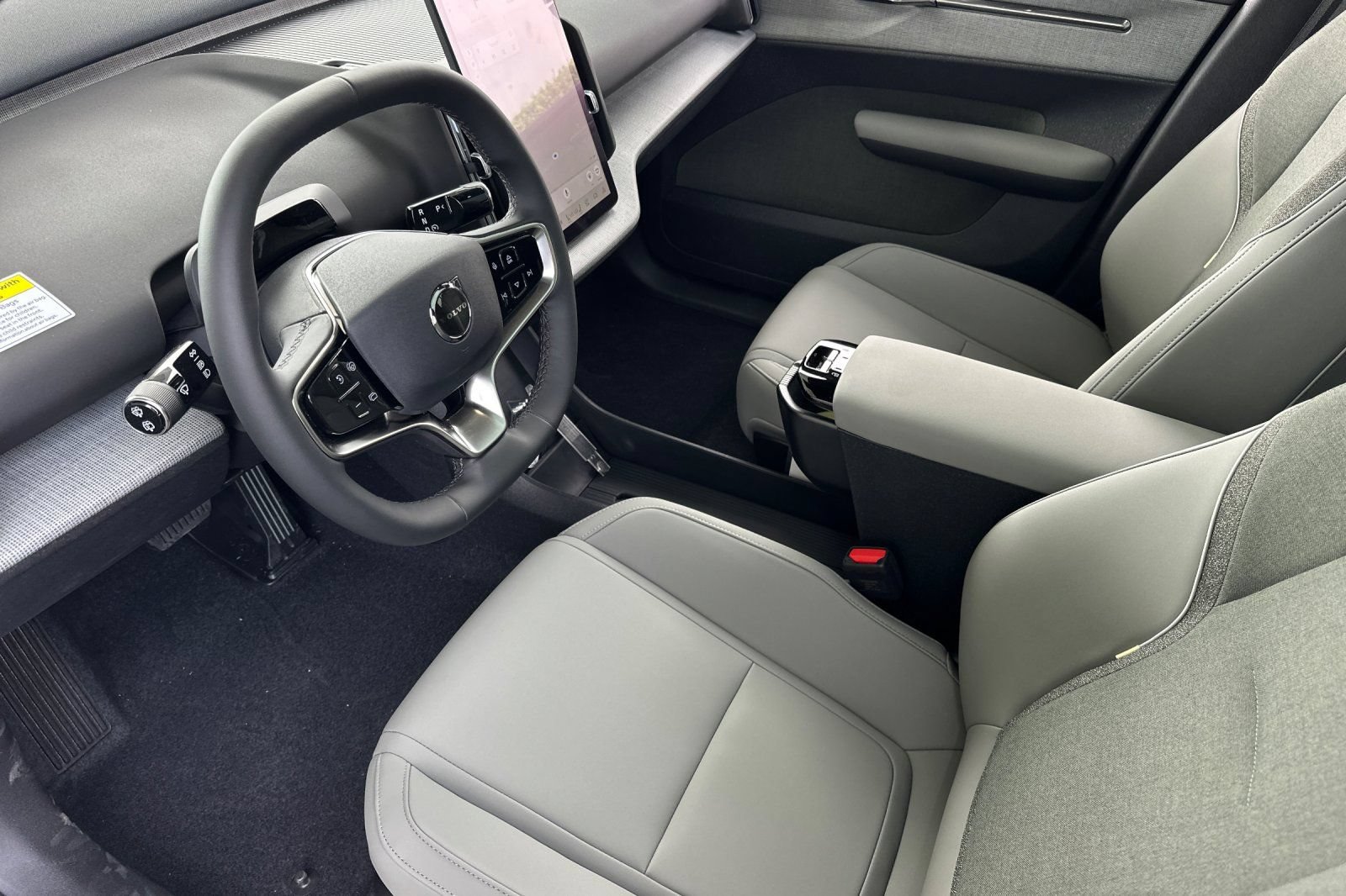New 2025 Volvo EX30 Plus w/ Protection Package Premier AWD/4WD image 10