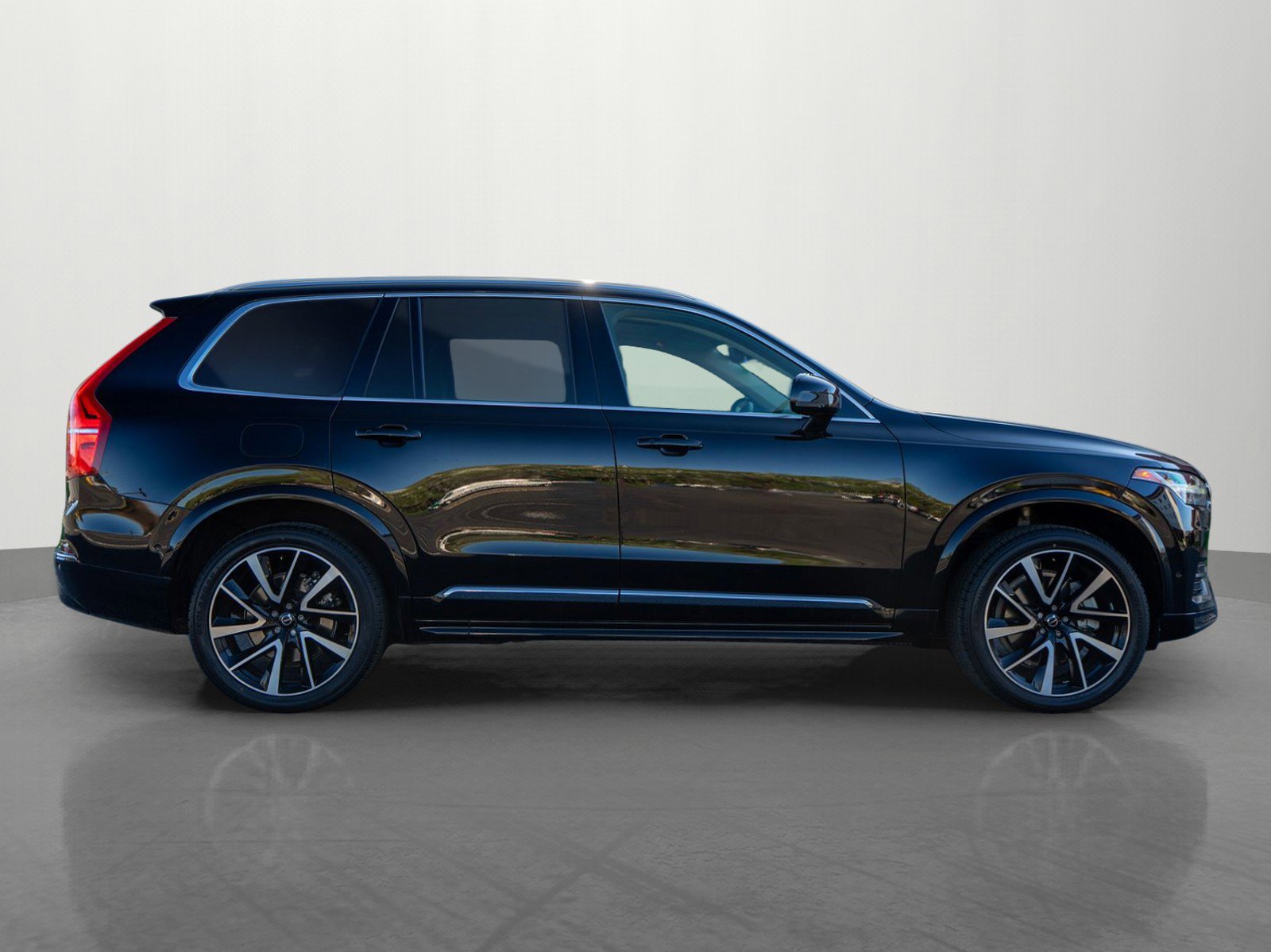 Used 2023 Volvo XC90 B5 Plus w/ Protection Package Premier AWD/4WD image 8