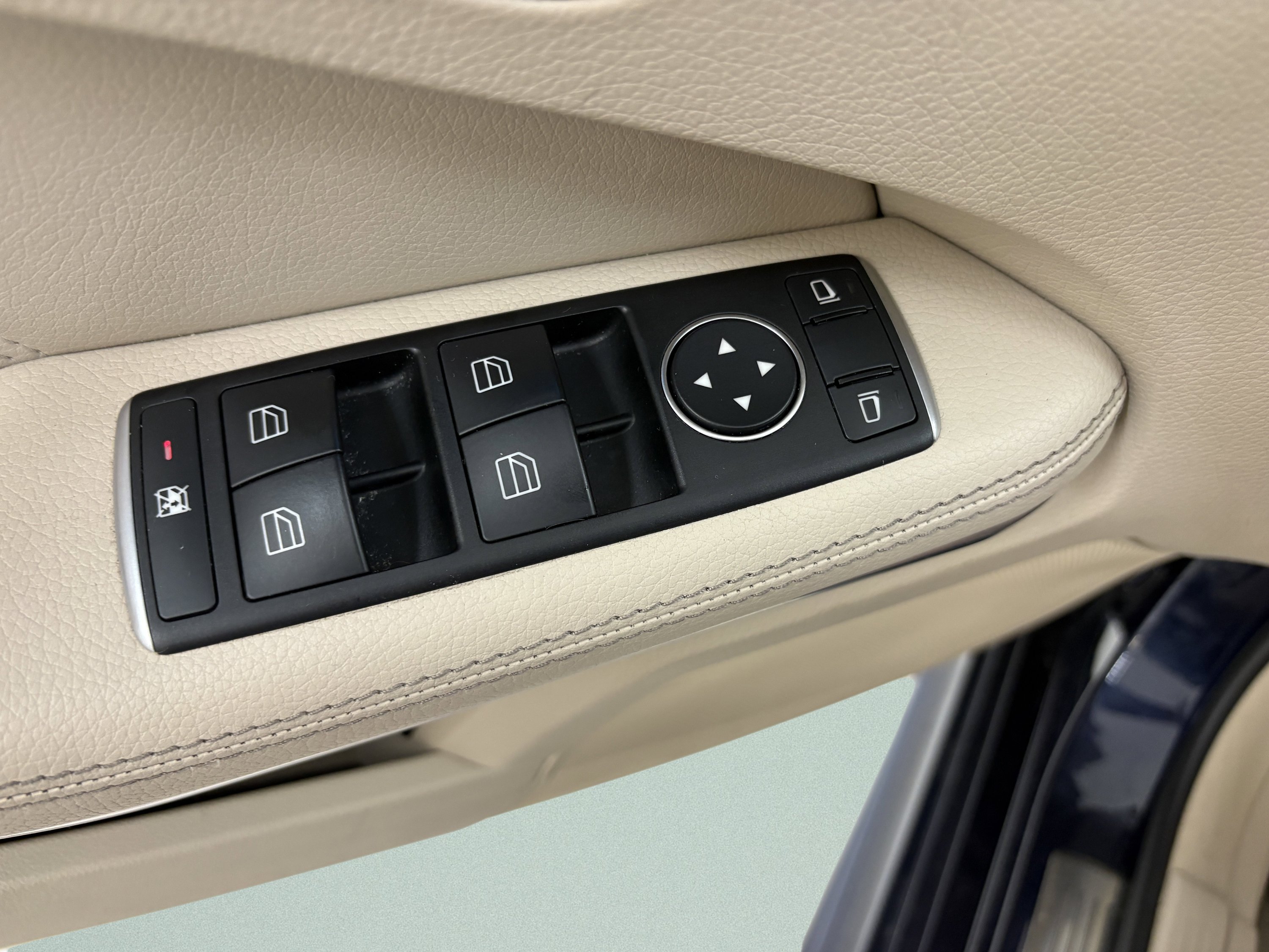 Used 2014 Mercedes-Benz E 350 4MATIC Sedan w/ Premium 1 Package image 23