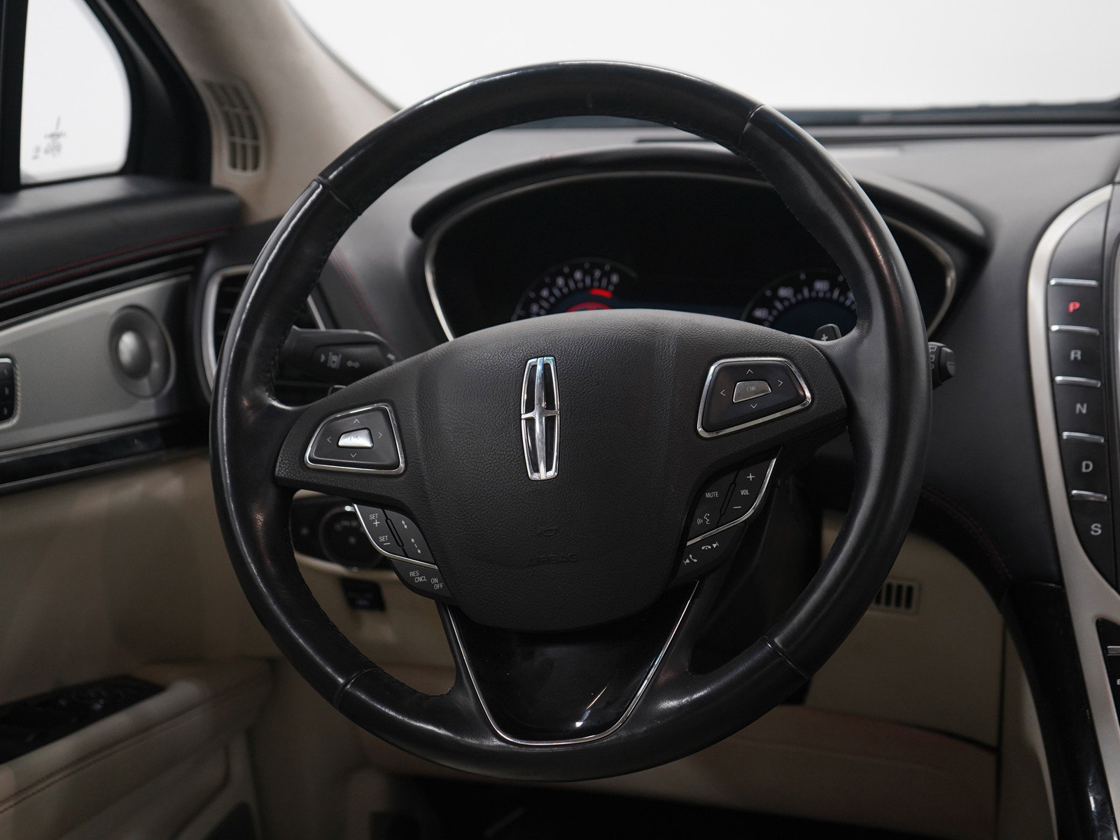 Used 2018 Lincoln MKX Black Label w/ Driver Assistance Package image 19