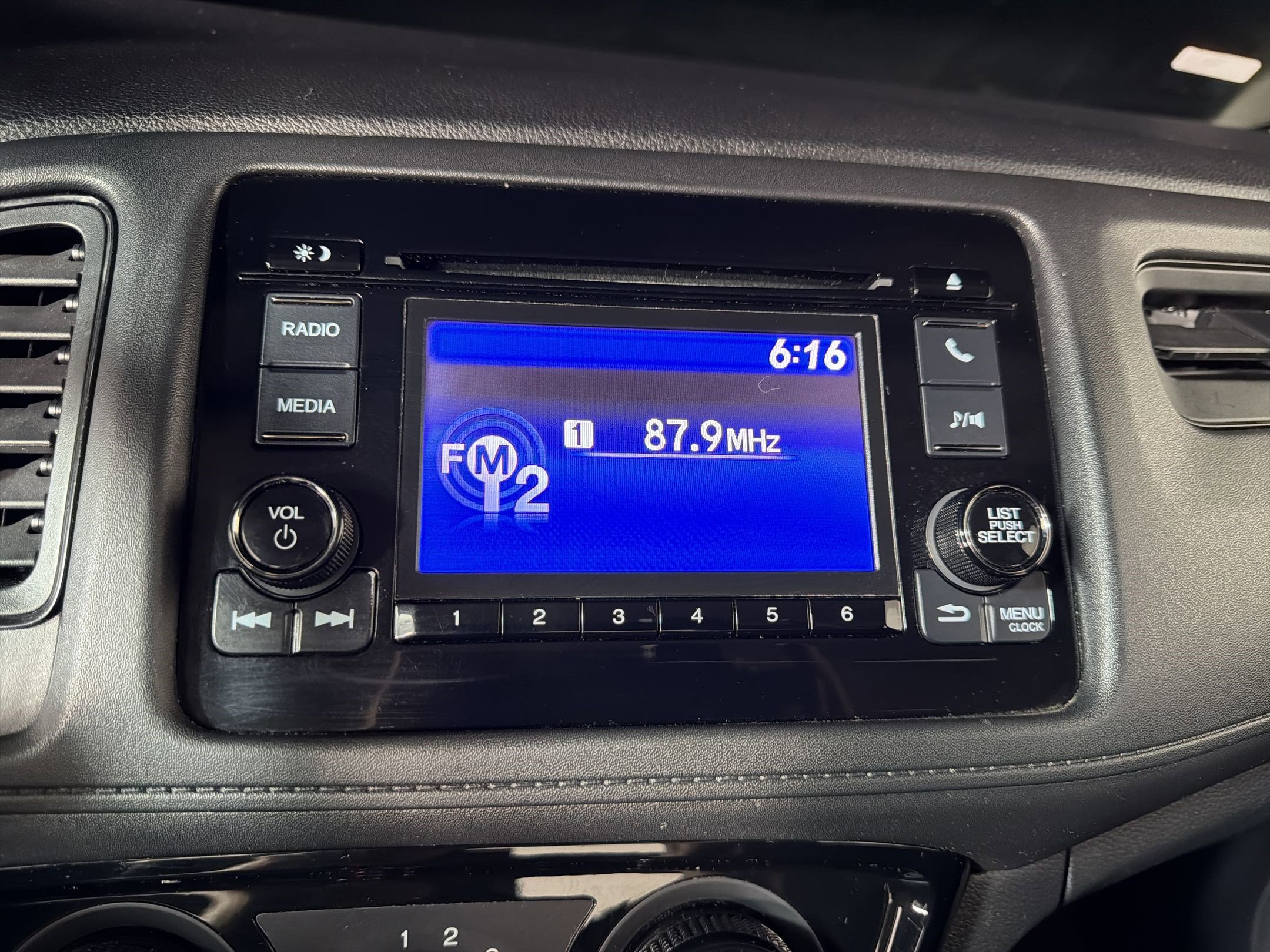Used 2019 Honda HR-V LX image 23
