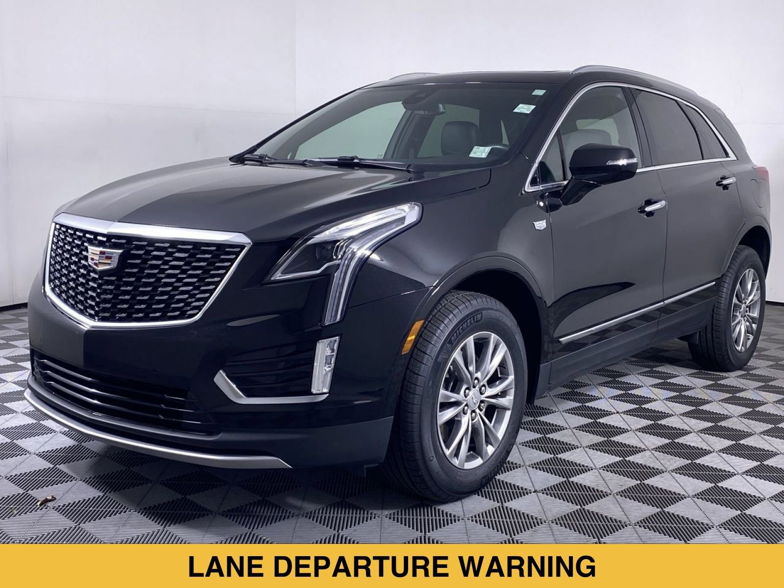 Certified 2022 Cadillac XT5 Premium Luxury AWD/4WD image 18
