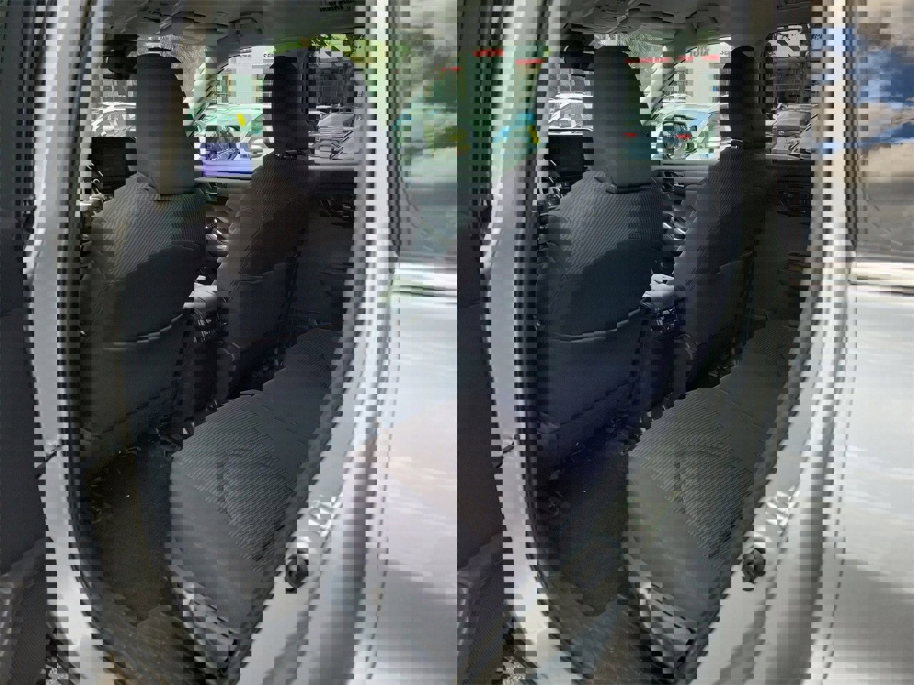 Used 2023 Toyota Highlander LE image 10