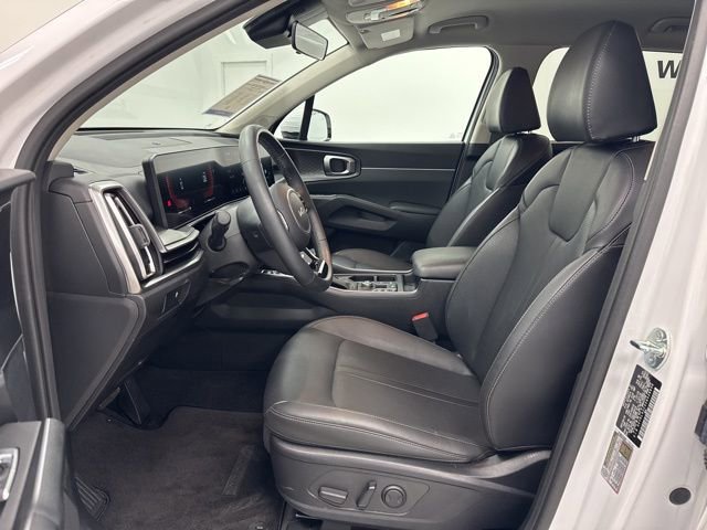 Used 2025 Kia Sorento S image 25