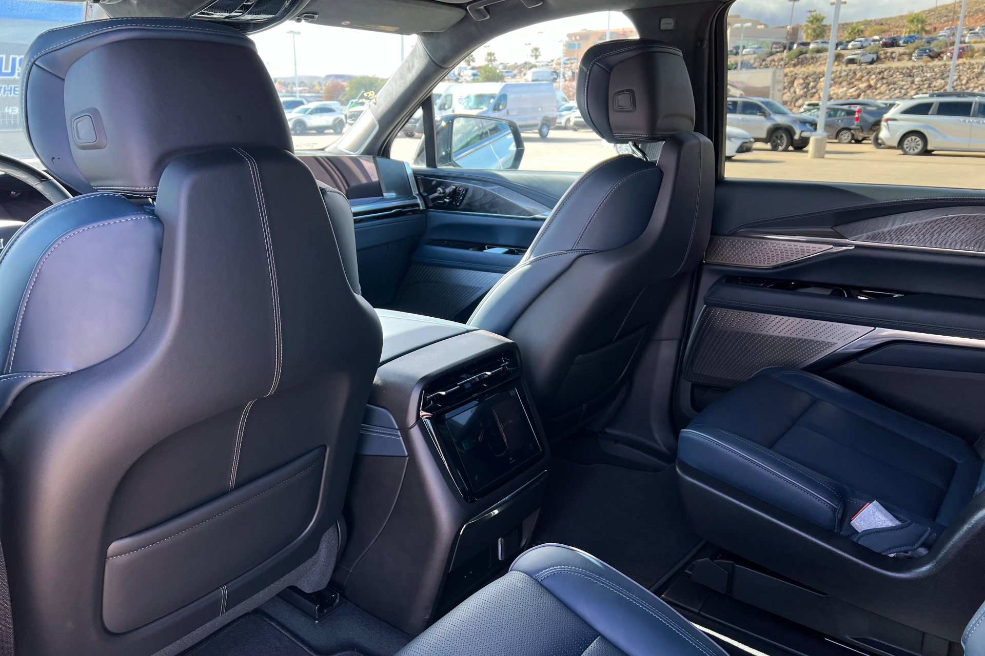 New 2025 Cadillac Escalade IQ Sport 2 w/ LPO, ONYX Package image 20